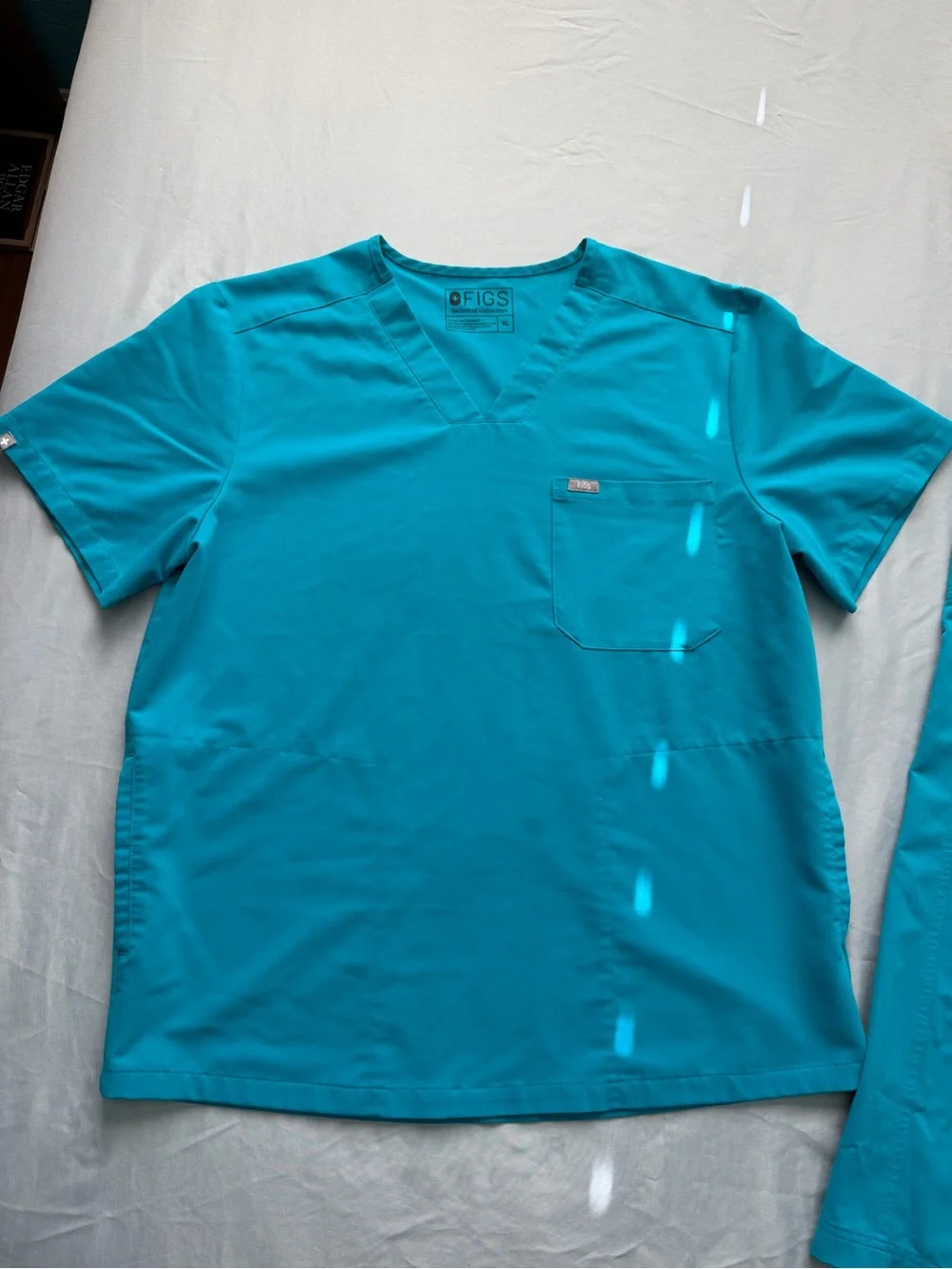 FIGS Men's Teal Scrub Pants & Top Set